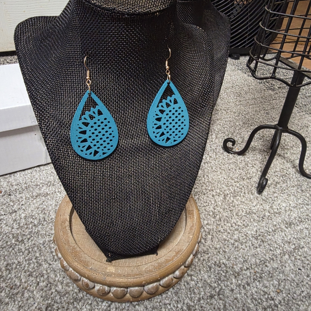 Teal Cutout Teardrop Earrings – Lightweight Statement Design